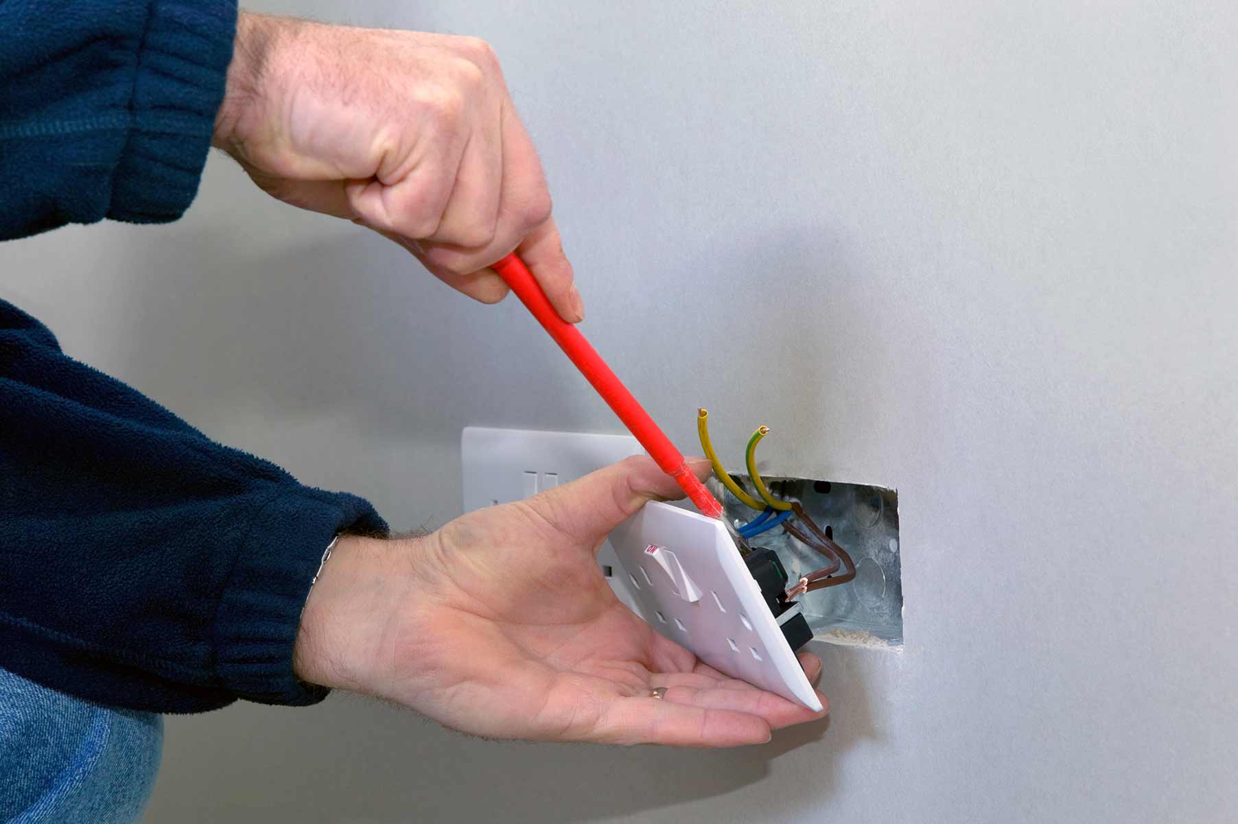 Our electricians can install plug sockets for domestic and commercial proeprties in Billing and the local area. 
